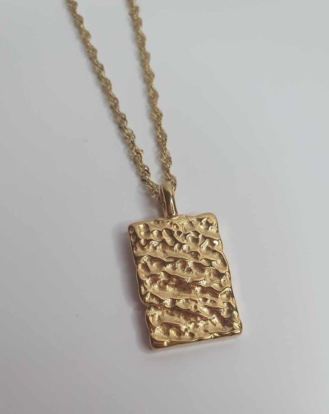 Mariah Textured Square Pendant Necklace - Zizi Rose