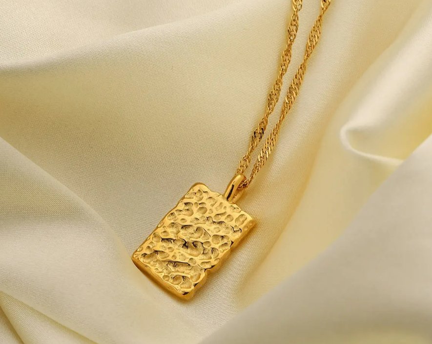 Mariah Textured Square Pendant Necklace - Zizi Rose